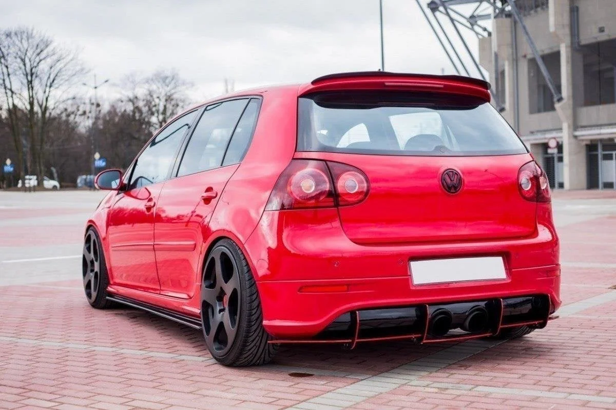 Maxton Design Bodykit-Set für VW Golf 5 R32 – Schwarz glänzend/matt