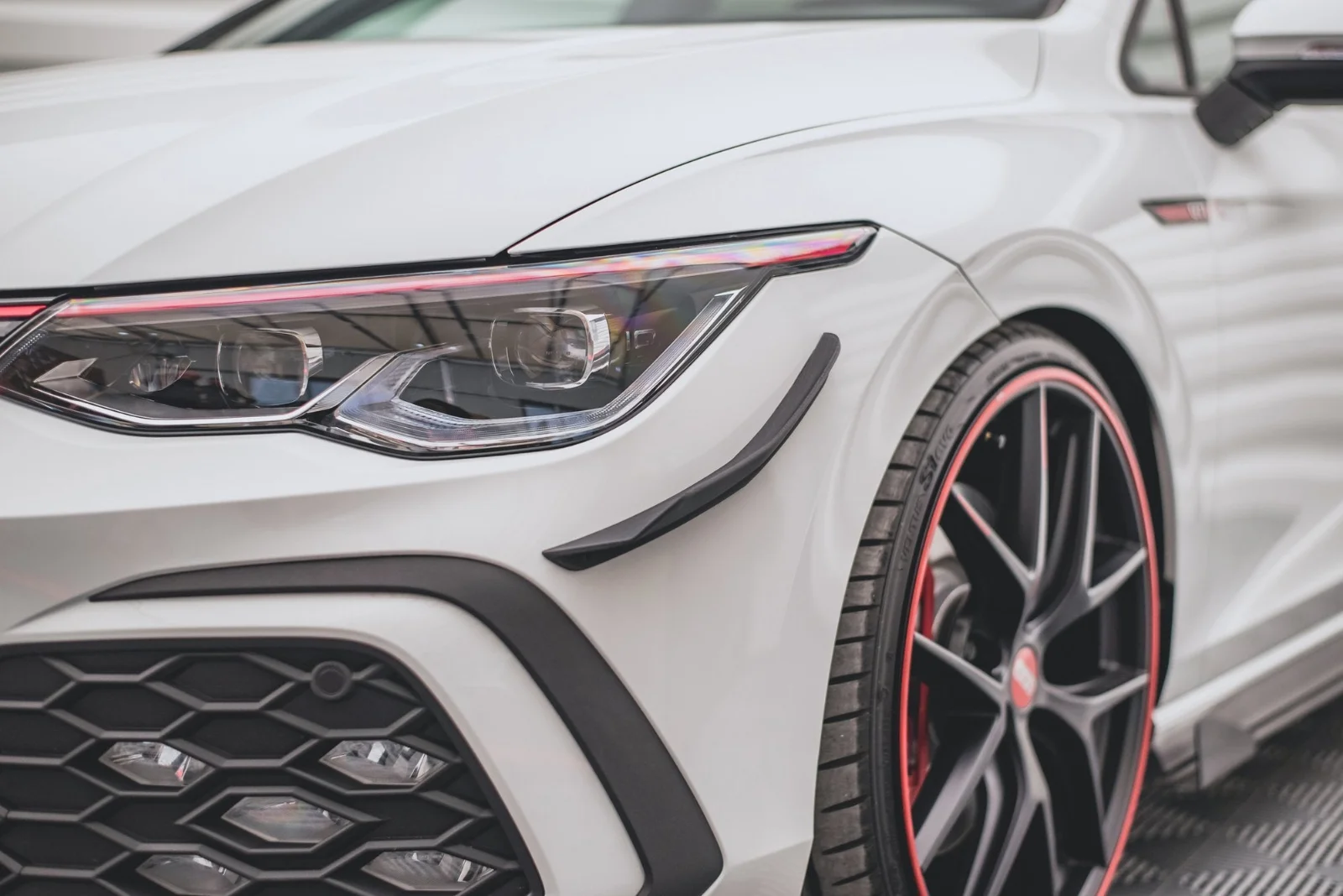 Maxton Design Bodykit-Set für VW Golf 8 GTI – Schwarz matt