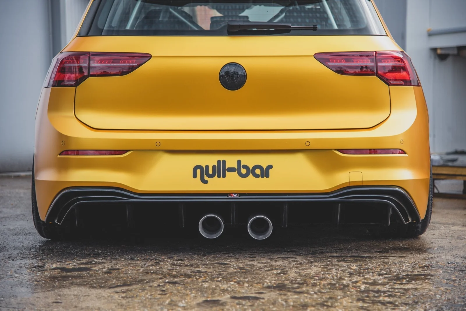 Maxton Design Bodykit-Set für VW Golf 8 (R32 Look) – Schwarz glänzend
