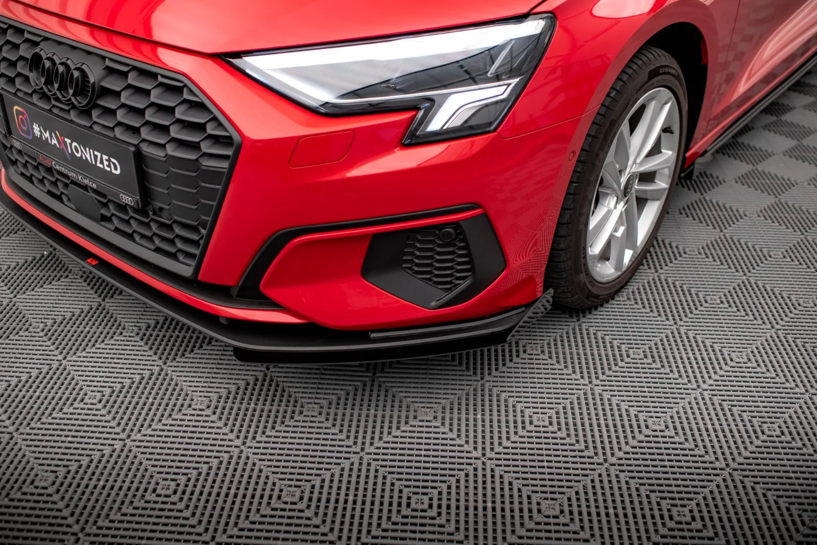 Maxton Design Front-Flaps für Audi A3 8Y – Schwarz matt