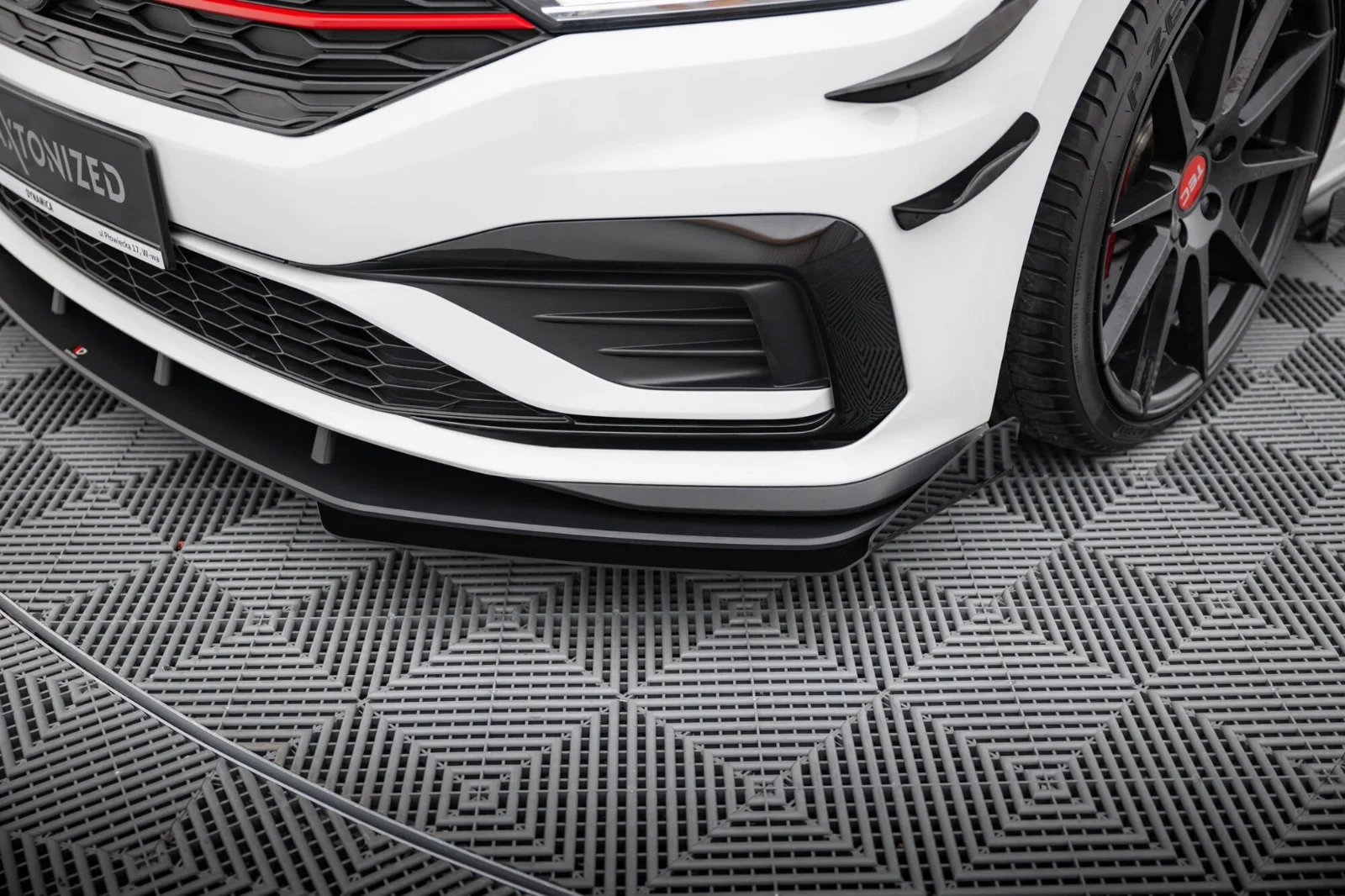 Maxton Design Front-Flaps für VW Jetta GLI Mk7 – Schwarz matt