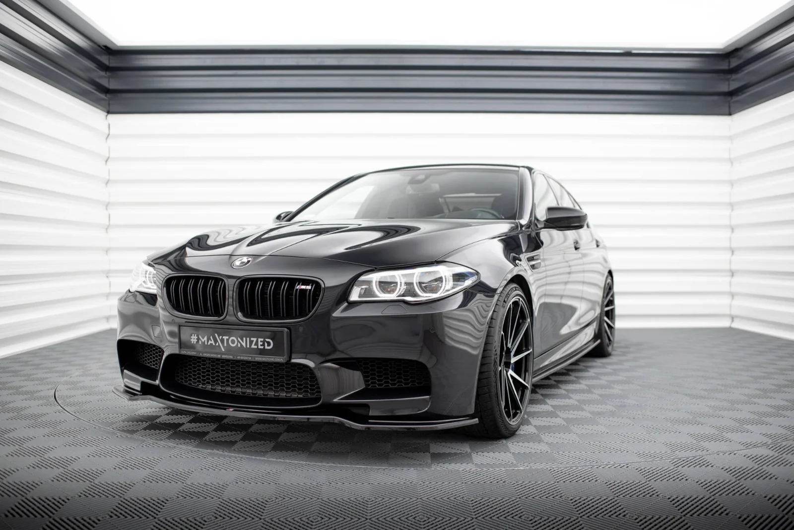 Maxton Design Frontsplitter für BMW M5 F10 – Schwarz glänzend