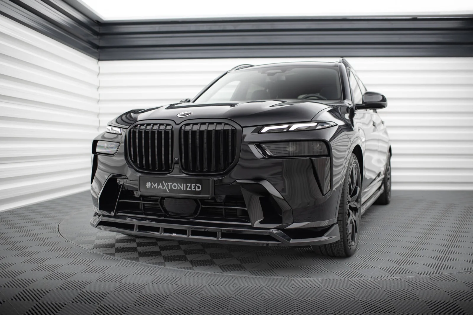 Maxton Design Frontsplitter für BMW X7 M-Paket G07 FL – Schwarz glänzend