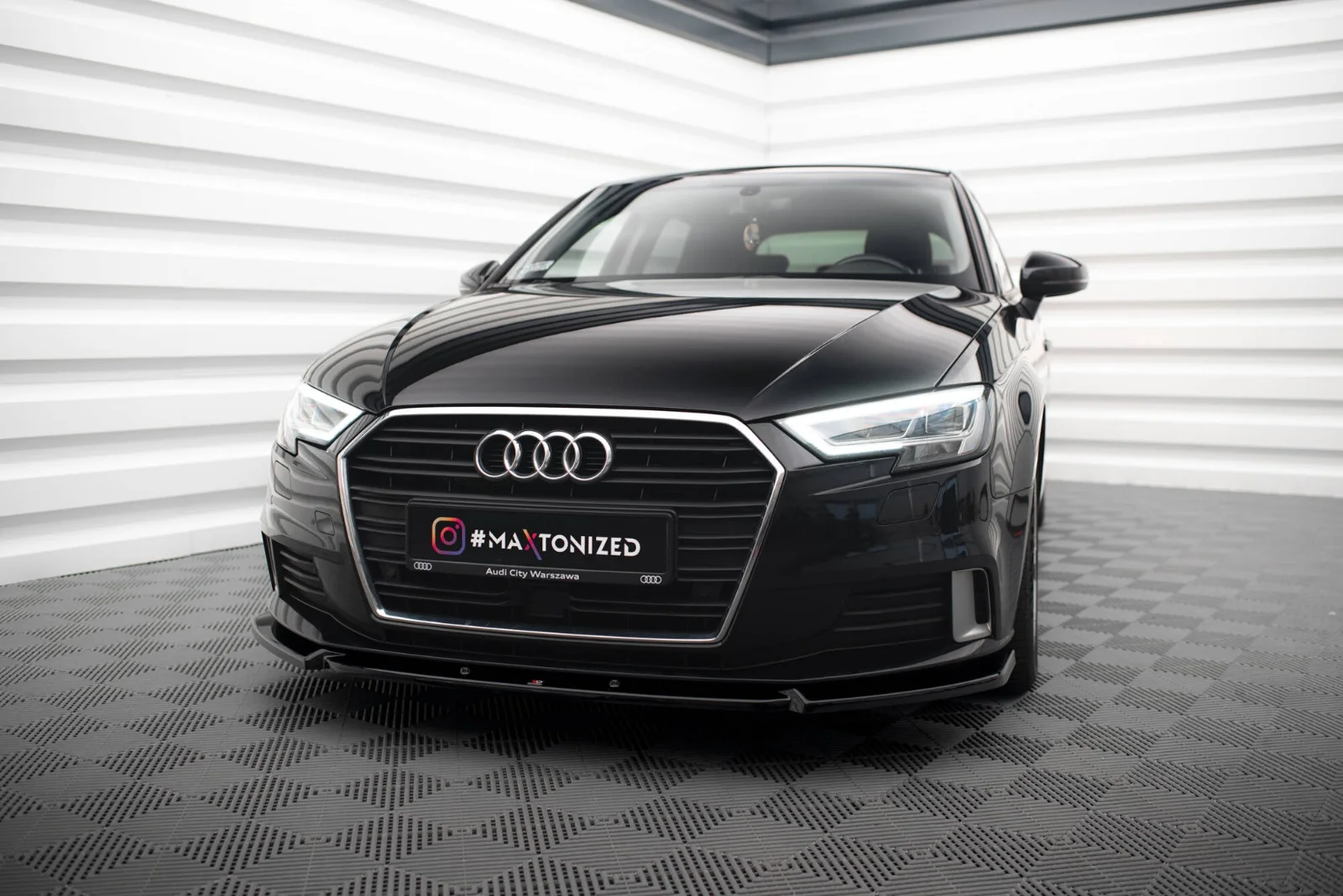 Maxton Design Frontsplitter V.1 für Audi A3 8V FL – Schwarz glänzend