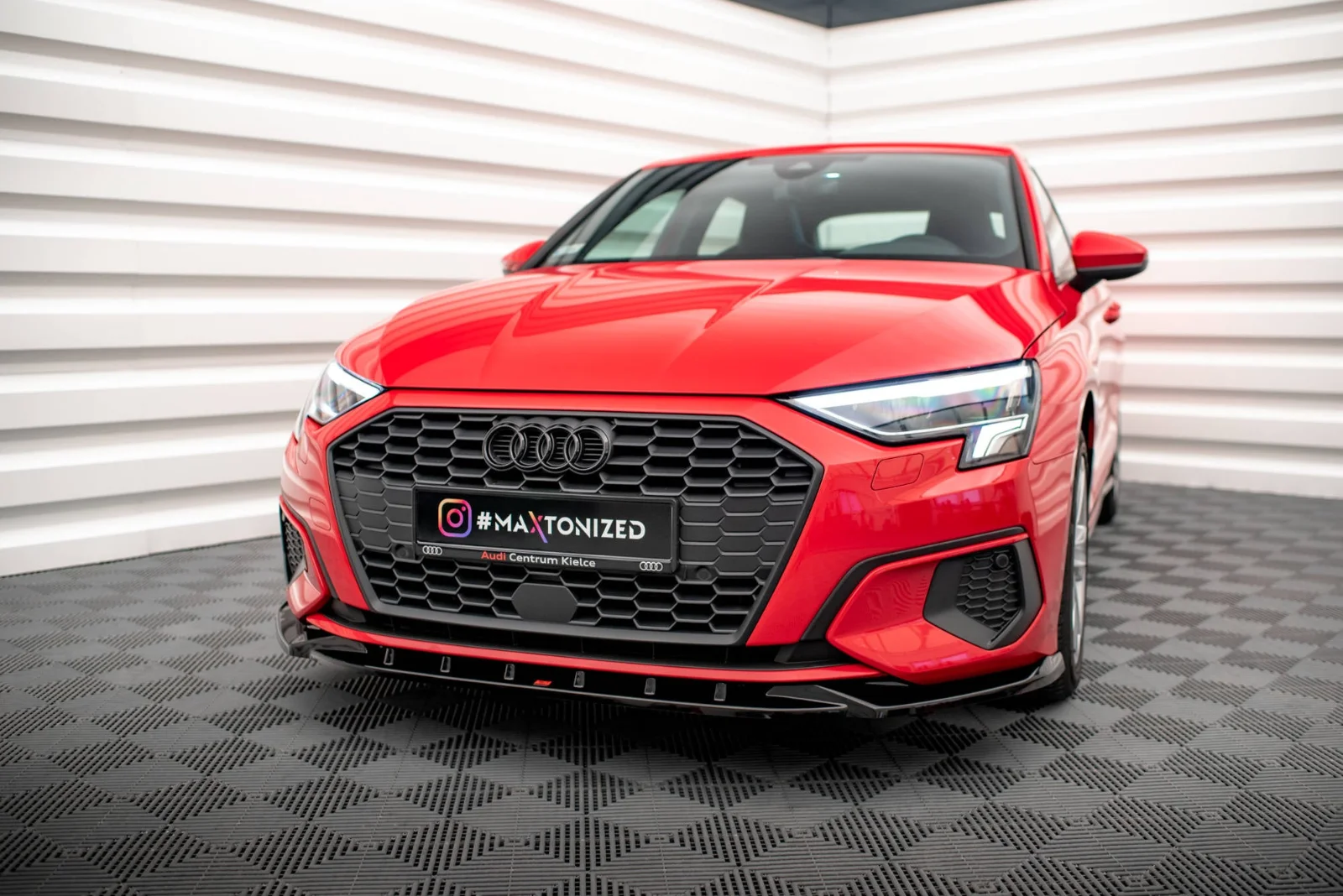 Maxton Design Frontsplitter V.1 für Audi A3 8Y – Schwarz glänzend