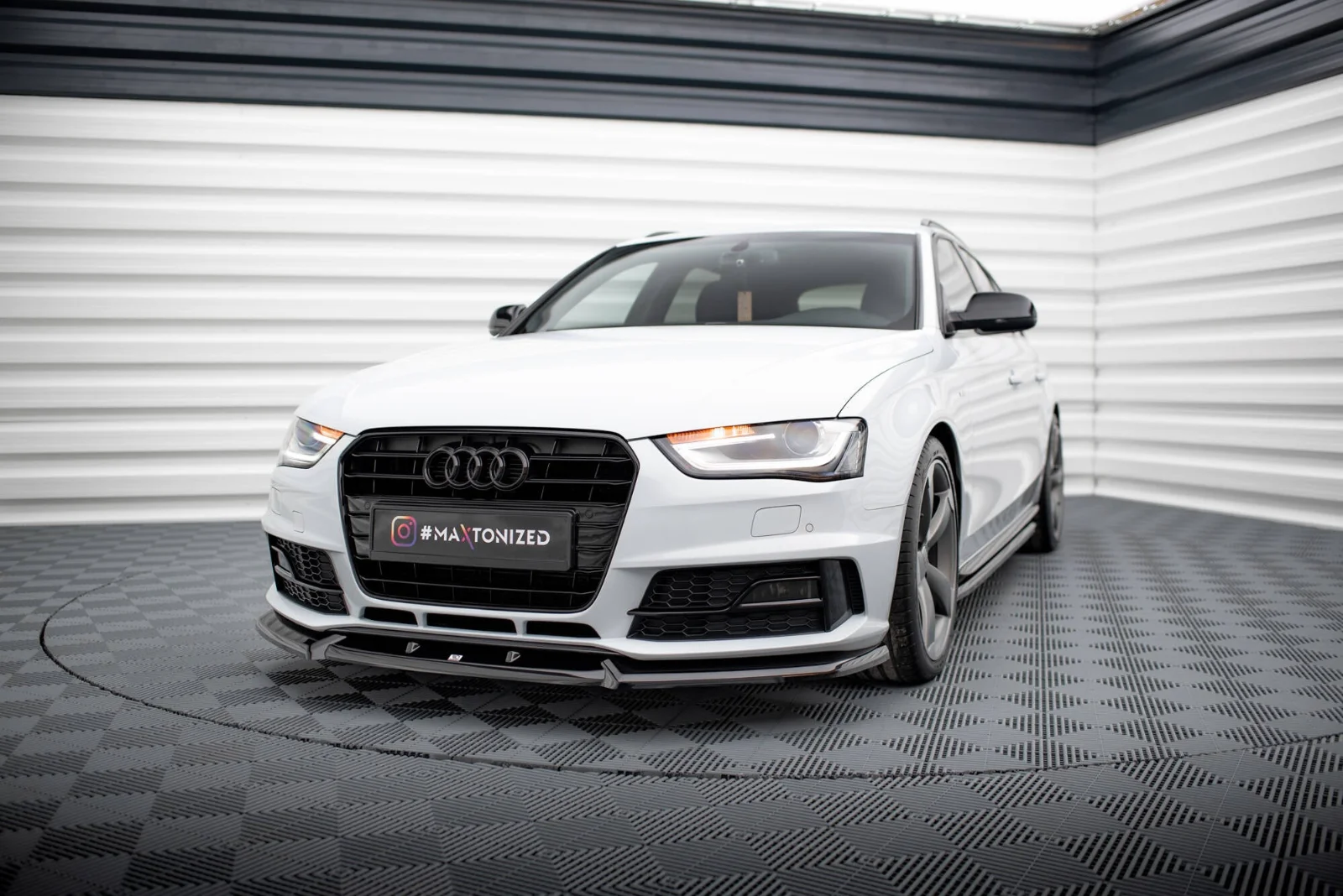 Maxton Frontsplitter V.1 für Audi A4 Competition B8 FL – Schwarz glänzend