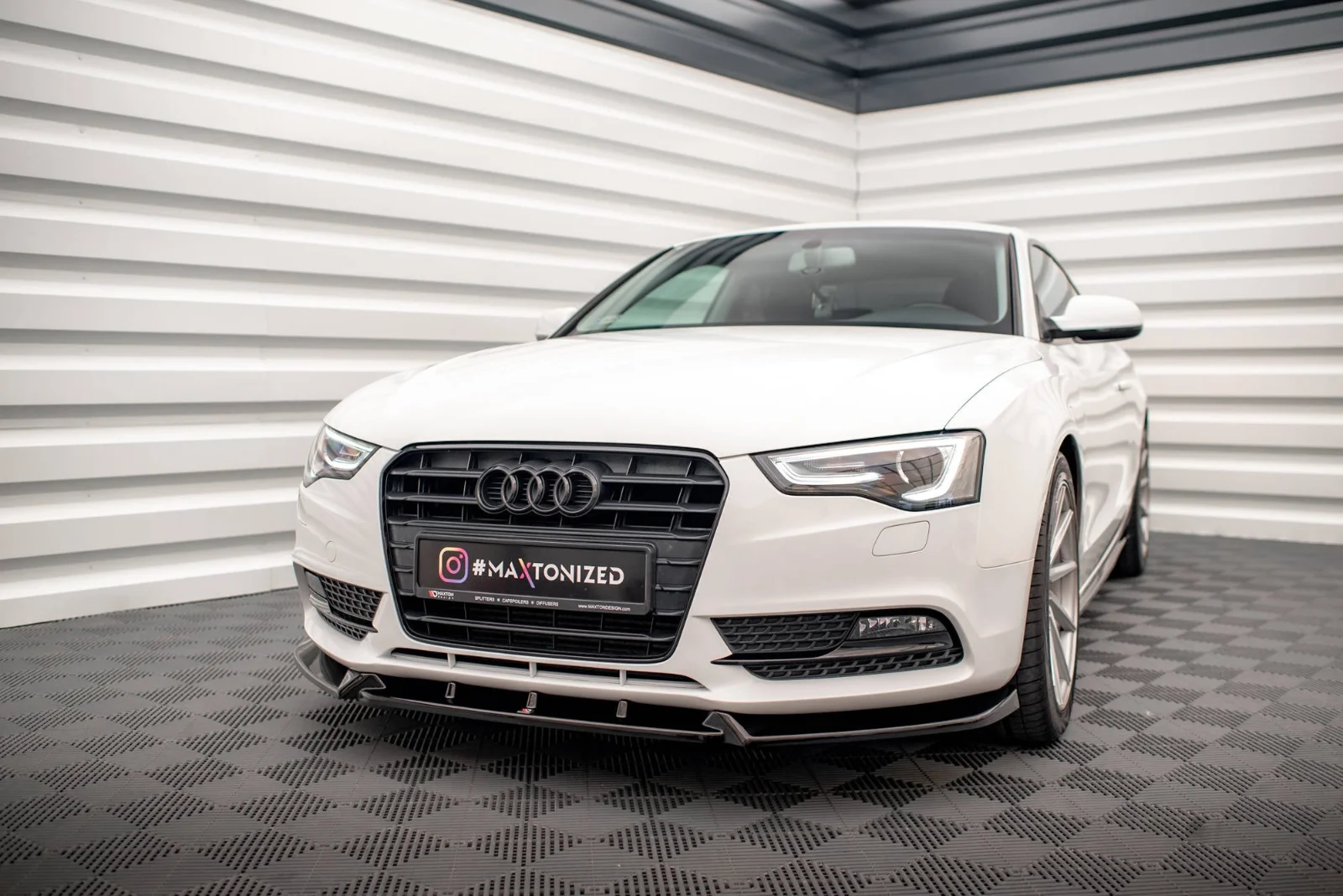 Maxton Design Frontsplitter V.1 für Audi A5 8T FL – Schwarz glänzend