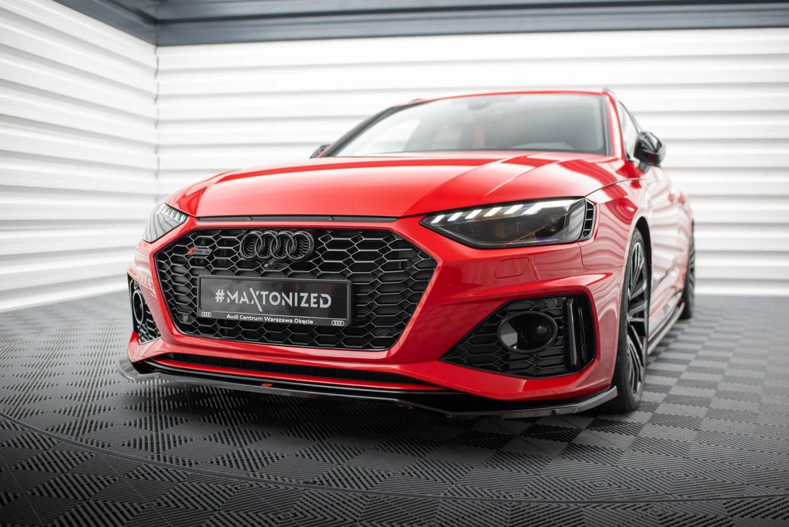 Maxton Design Frontsplitter V.1 für Audi RS4 B9 FL – Schwarz glänzend