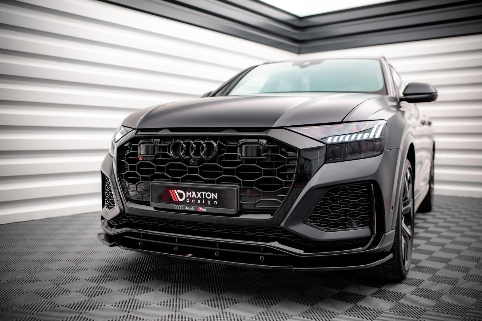 Maxton Design Frontsplitter V.1 für Audi RSQ8 Mk1 – Schwarz glänzend
