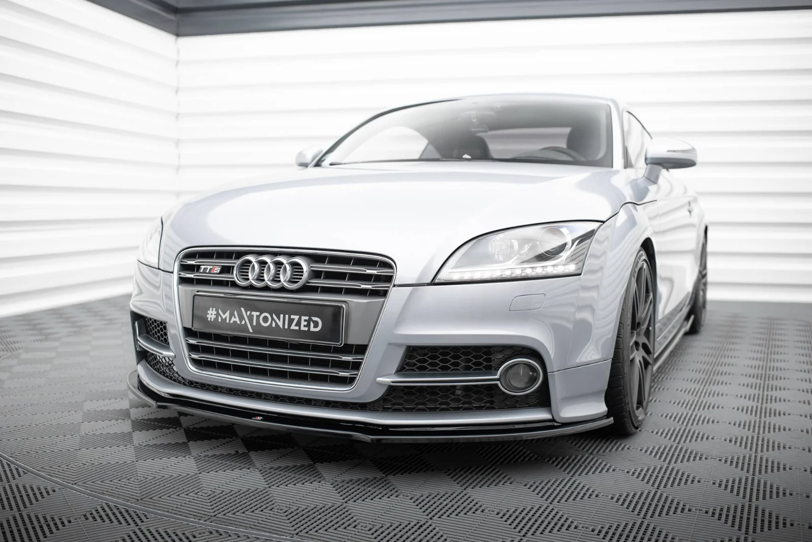 Maxton Design Frontsplitter V.1 für Audi TT S line 8J FL – Schwarz glänzend