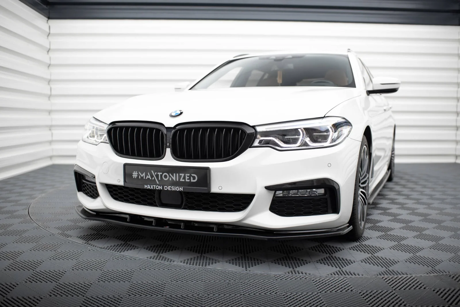 Maxton Frontsplitter V.1 für BMW 5er M-Paket M550d G30 G31 – Schwarz glänzend