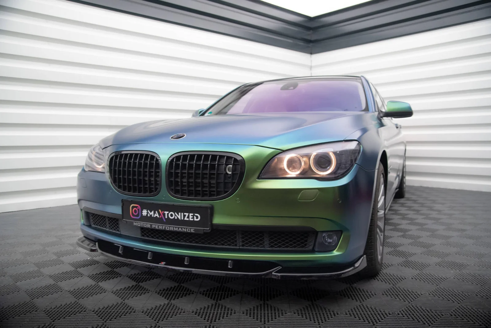 Maxton Design Frontsplitter V.1 für BMW 7er F01 – Schwarz glänzend