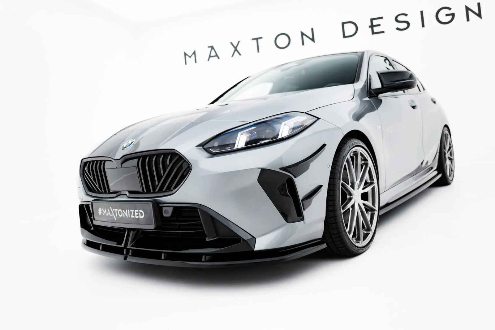 Maxton Frontsplitter V.1 für BMW M135i F70 1er M-Paket – Schwarz glänzend