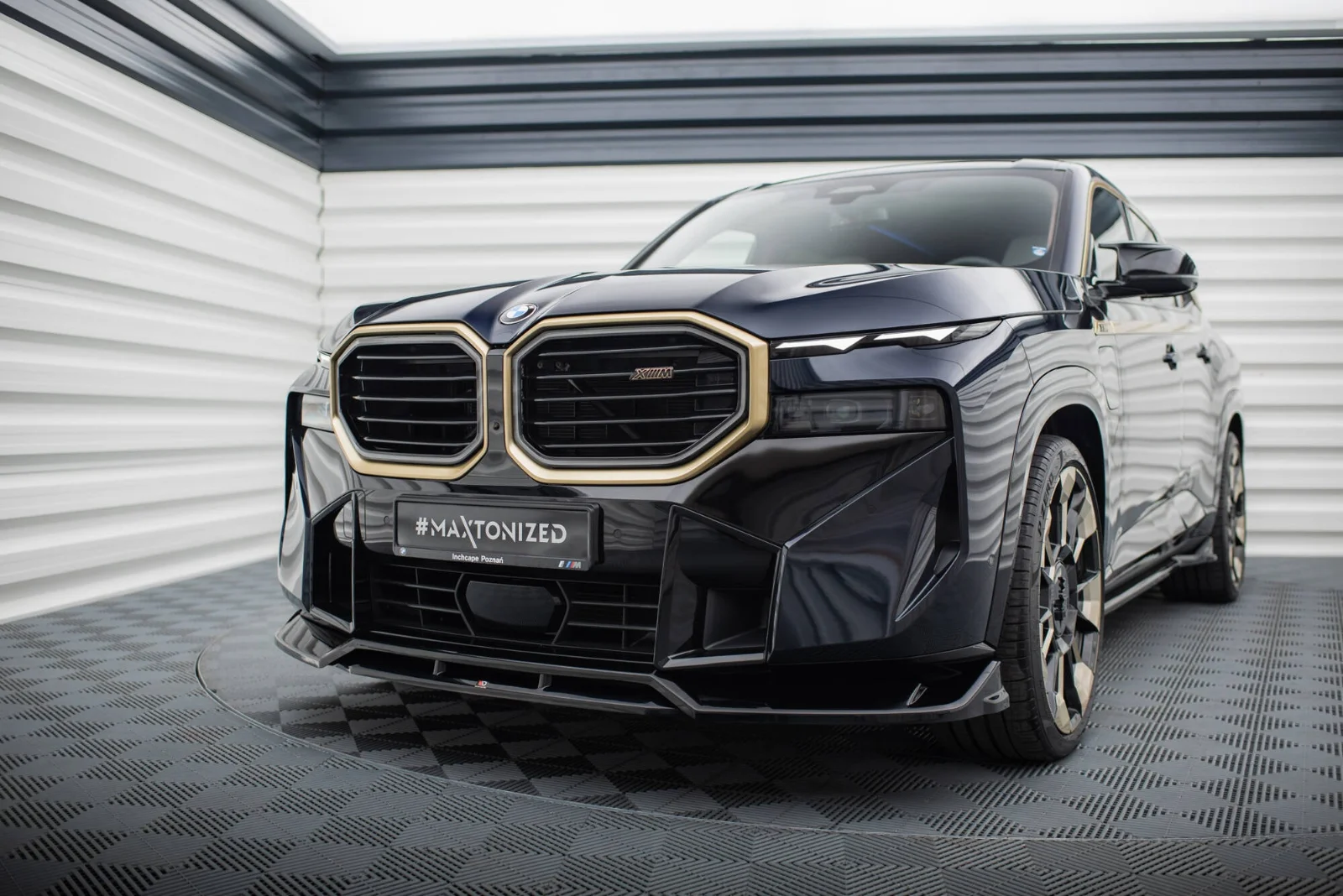 Maxton Design Frontsplitter V.1 für BMW Xm G09 – Schwarz glänzend