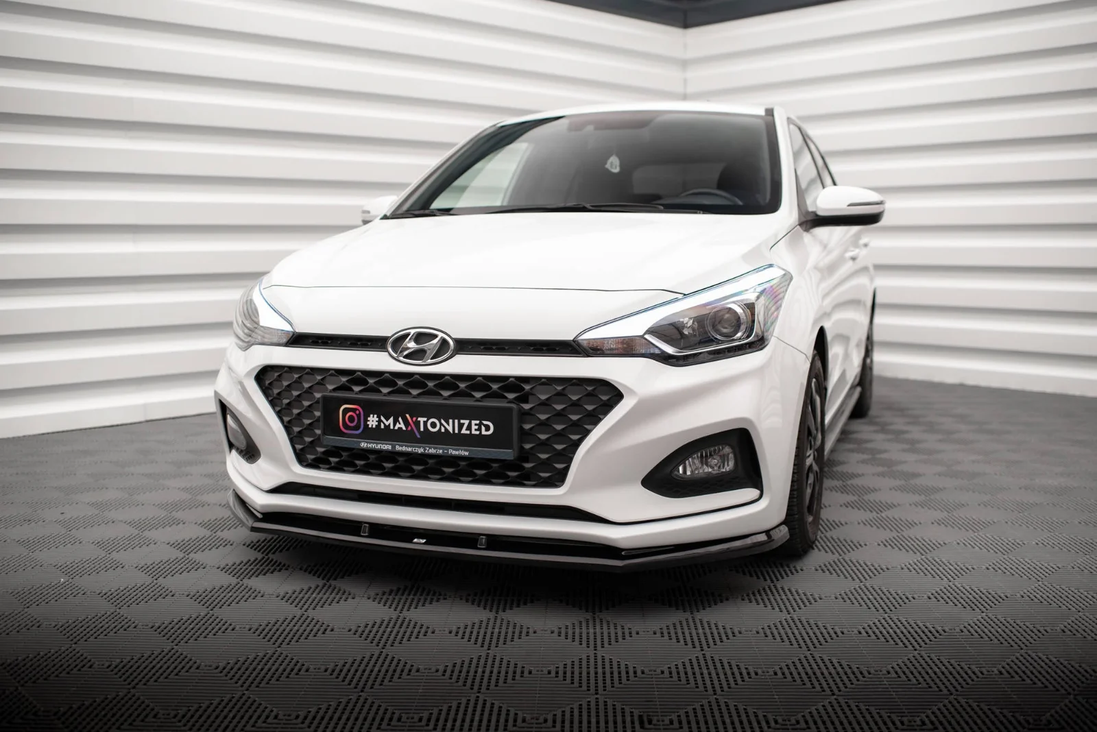 Maxton Design Frontsplitter V.1 für Hyundai i20 Mk2 FL – Schwarz glänzend
