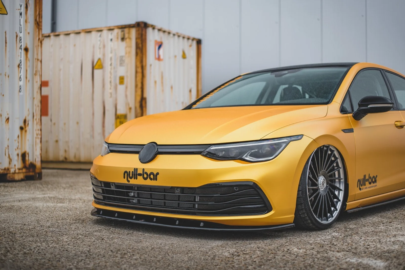 Maxton Design Frontsplitter V.1 für VW Golf 8 – Schwarz glänzend