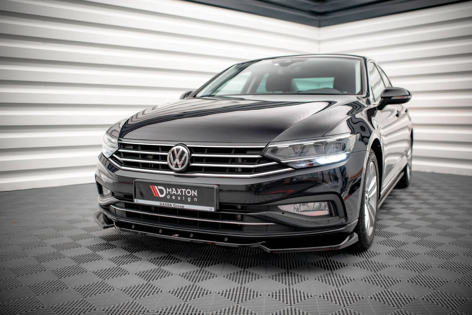 Maxton Design Frontsplitter V.1 für VW Passat B8 FL – Schwarz glänzend