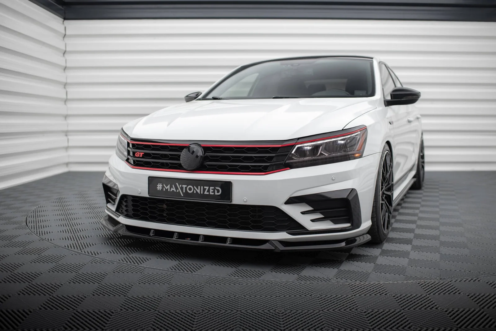 Maxton Design Frontsplitter V.1 für VW Passat GT B8 FL USA – Schwarz glänzend