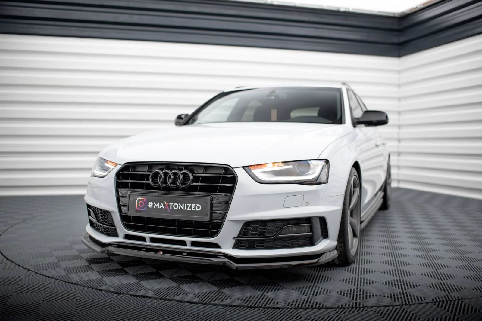 Maxton Frontsplitter V.2 für Audi A4 Competition B8 FL – Schwarz glänzend