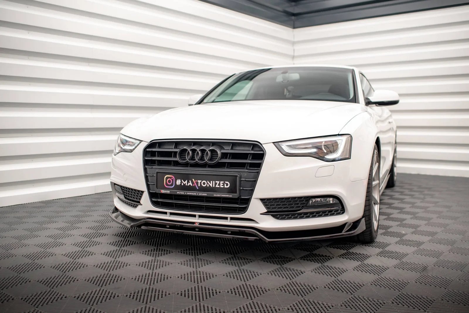 Maxton Design Frontsplitter V.2 für Audi A5 8T FL – Schwarz glänzend