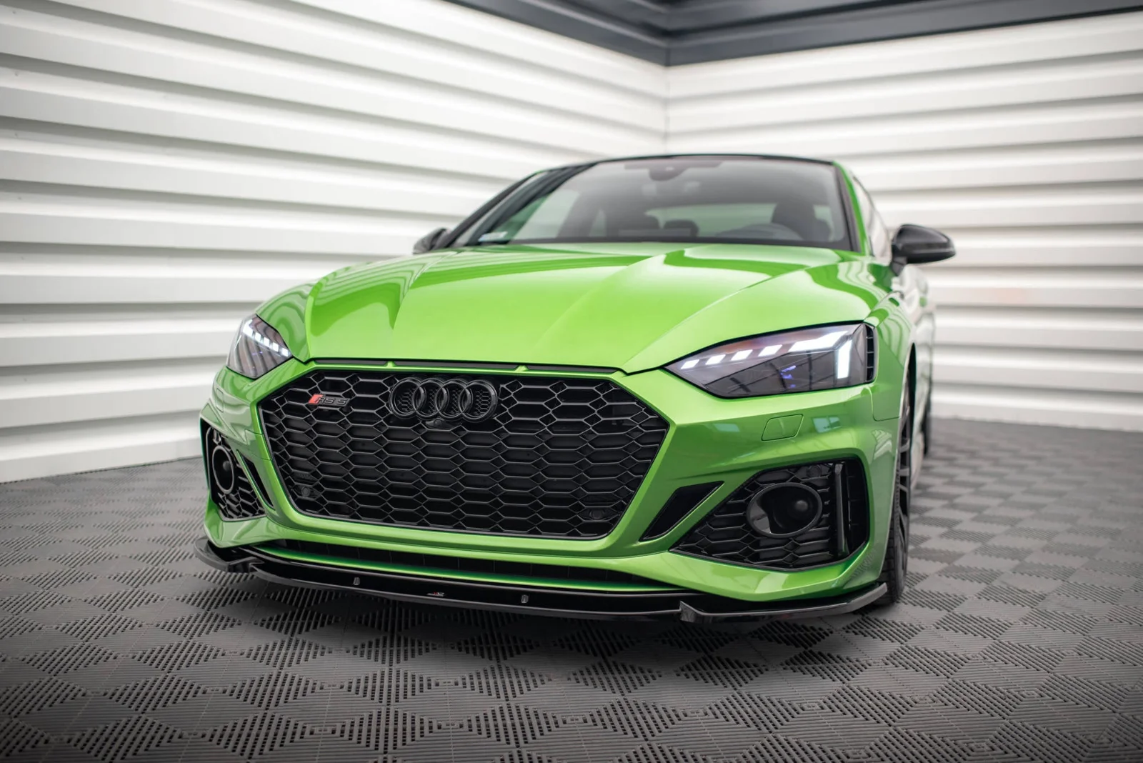 Maxton Design Frontsplitter V.2 für Audi RS5 F5 FL – Schwarz glänzend