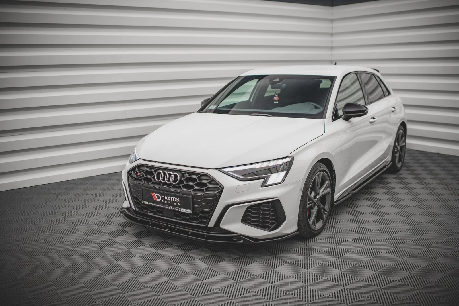 Maxton Design Frontsplitter V.2 für Audi S3 A3 S line 8Y – Schwarz glänzend