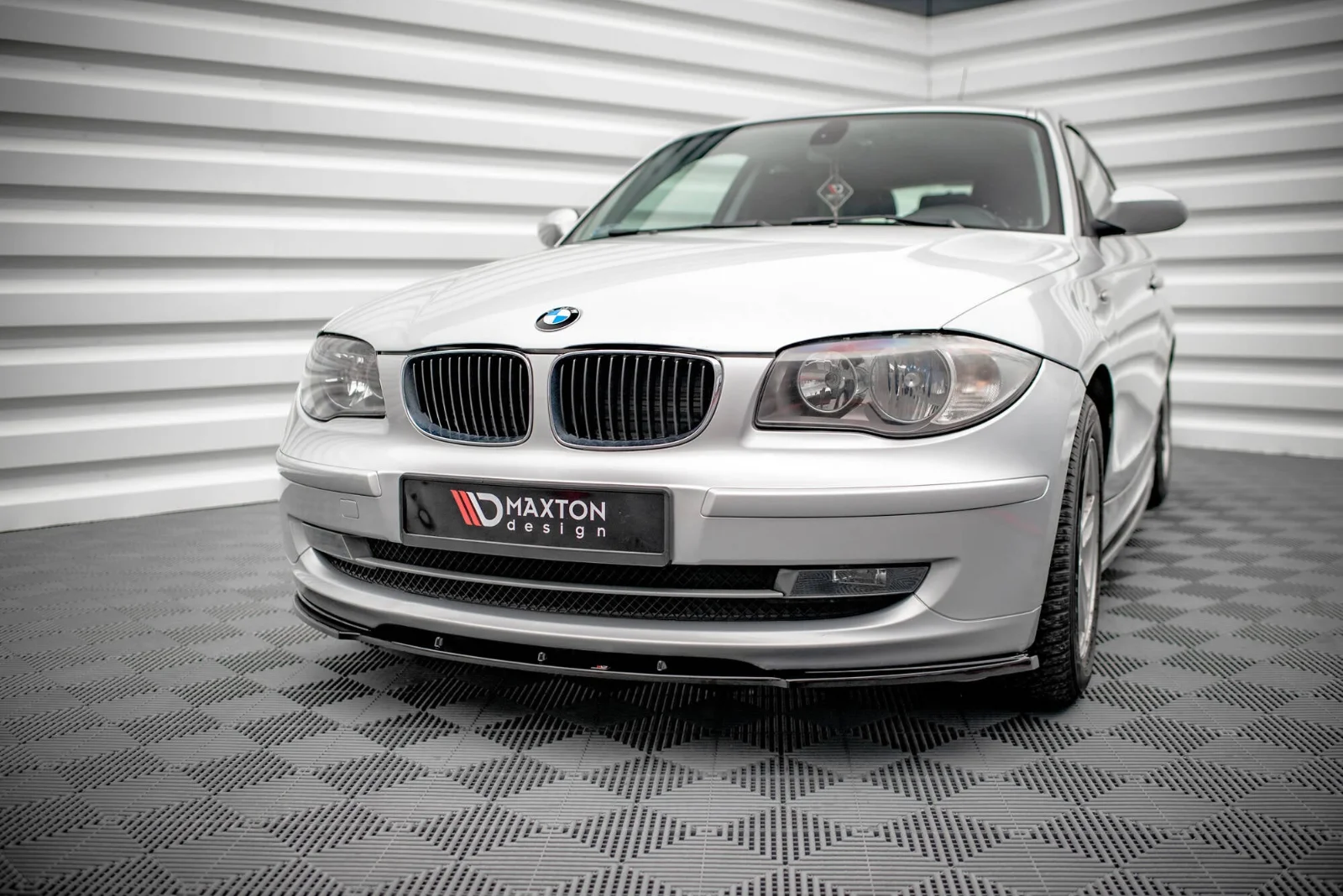 Maxton Design Frontsplitter V.2 für BMW 1er E81 FL – Schwarz glänzend
