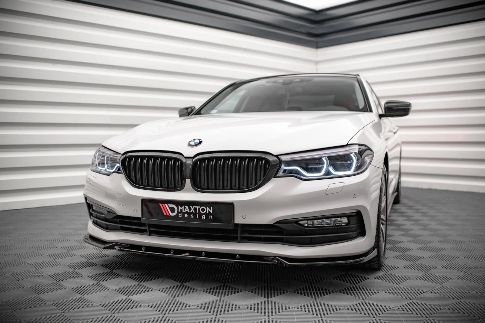 Maxton Design Frontsplitter V.2 für BMW 5er G30 G31 – Schwarz glänzend