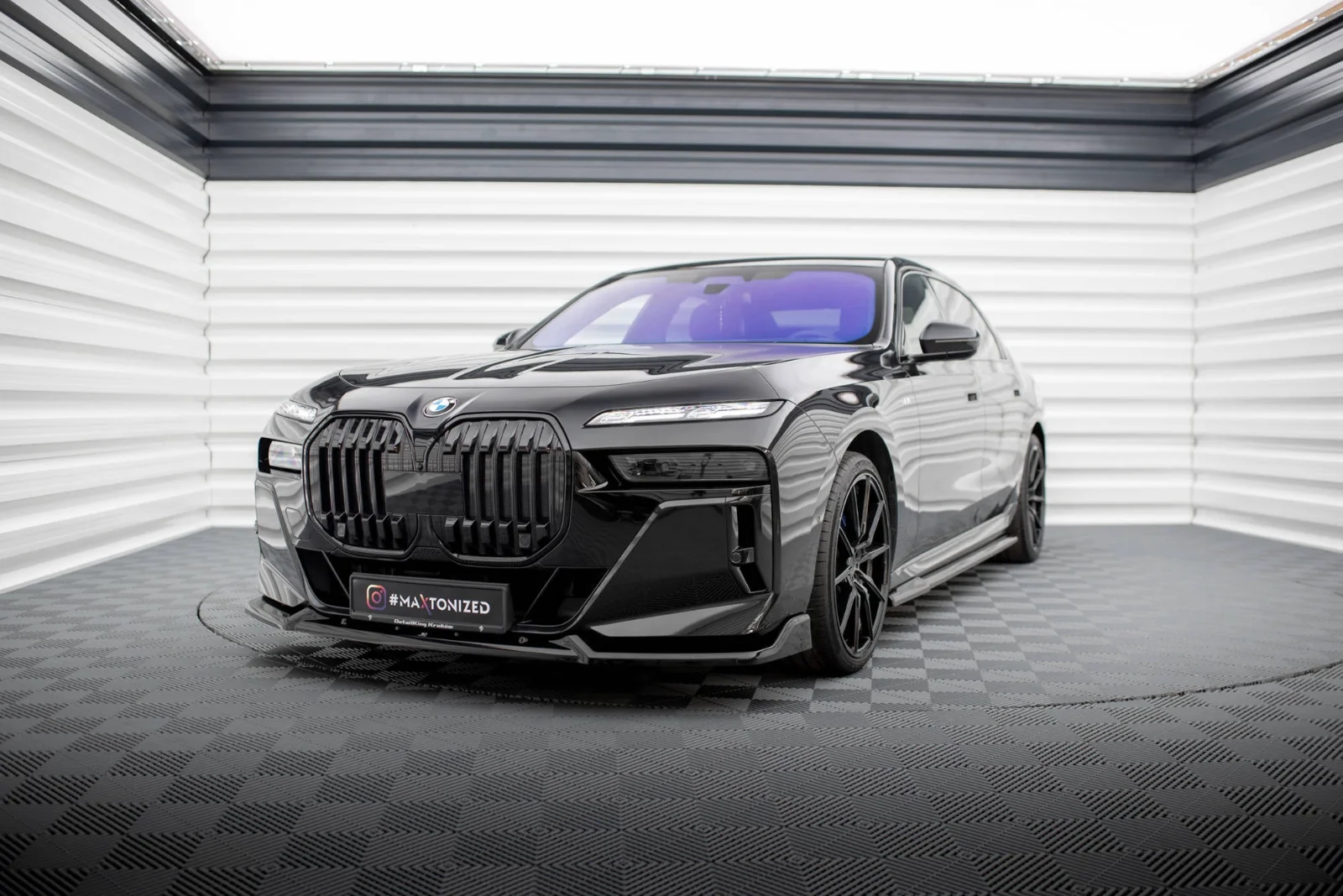 Maxton Frontsplitter V.2 für BMW 7er M-Paket M760e i7 G70 – Schwarz glänzend