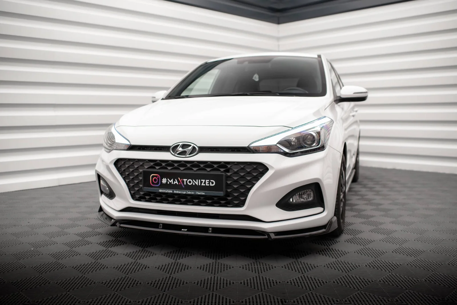 Maxton Design Frontsplitter V.2 für Hyundai i20 Mk2 FL – Schwarz glänzend