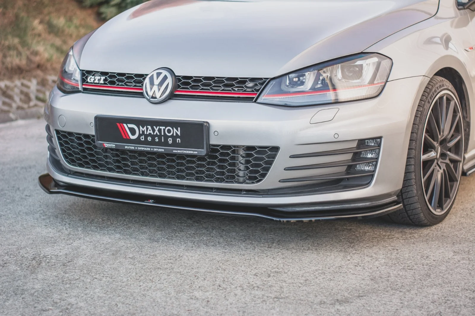 Maxton Design Frontsplitter V.2 für VW Golf 7 GTI GTD – Schwarz glänzend