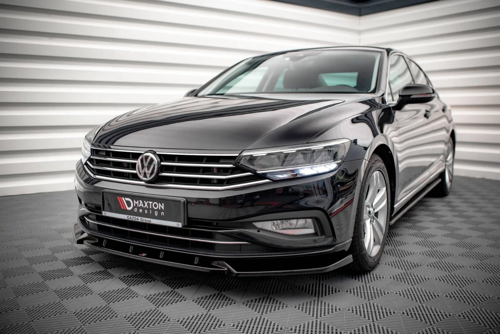 Maxton Design Frontsplitter V.2 für VW Passat B8 FL – Schwarz glänzend