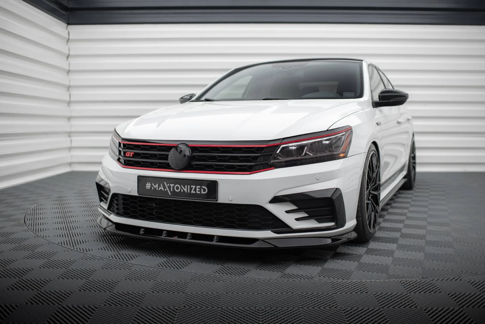 Maxton Design Frontsplitter V.2 für VW Passat GT B8 FL USA – Schwarz glänzend