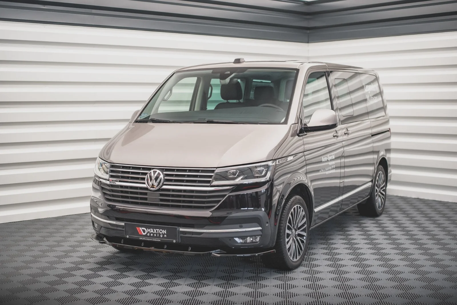 Maxton Design Frontsplitter V.2 für VW T6.1 – Schwarz glänzend