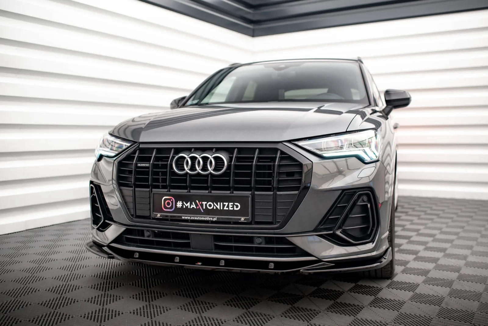 Maxton Design Frontsplitter V.3 für Audi Q3 SUV S line F3 – Schwarz glänzend