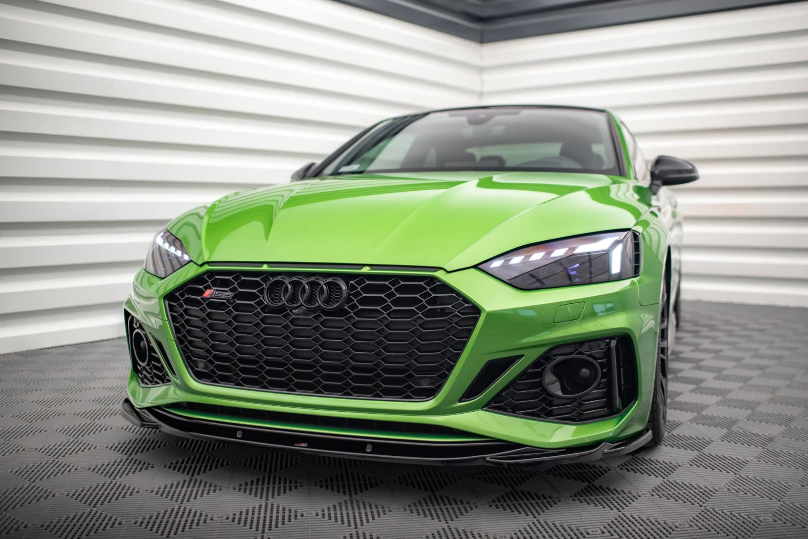 Maxton Design Frontsplitter V.3 für Audi RS5 F5 FL – Schwarz glänzend