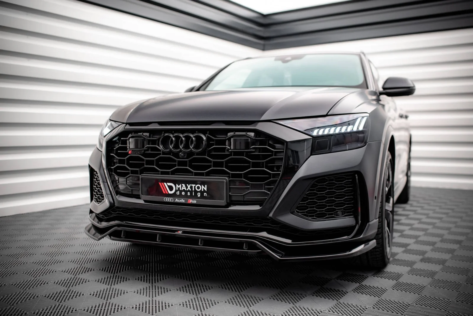 Maxton Design Frontsplitter V.3 für Audi RSQ8 Mk1 – Schwarz glänzend