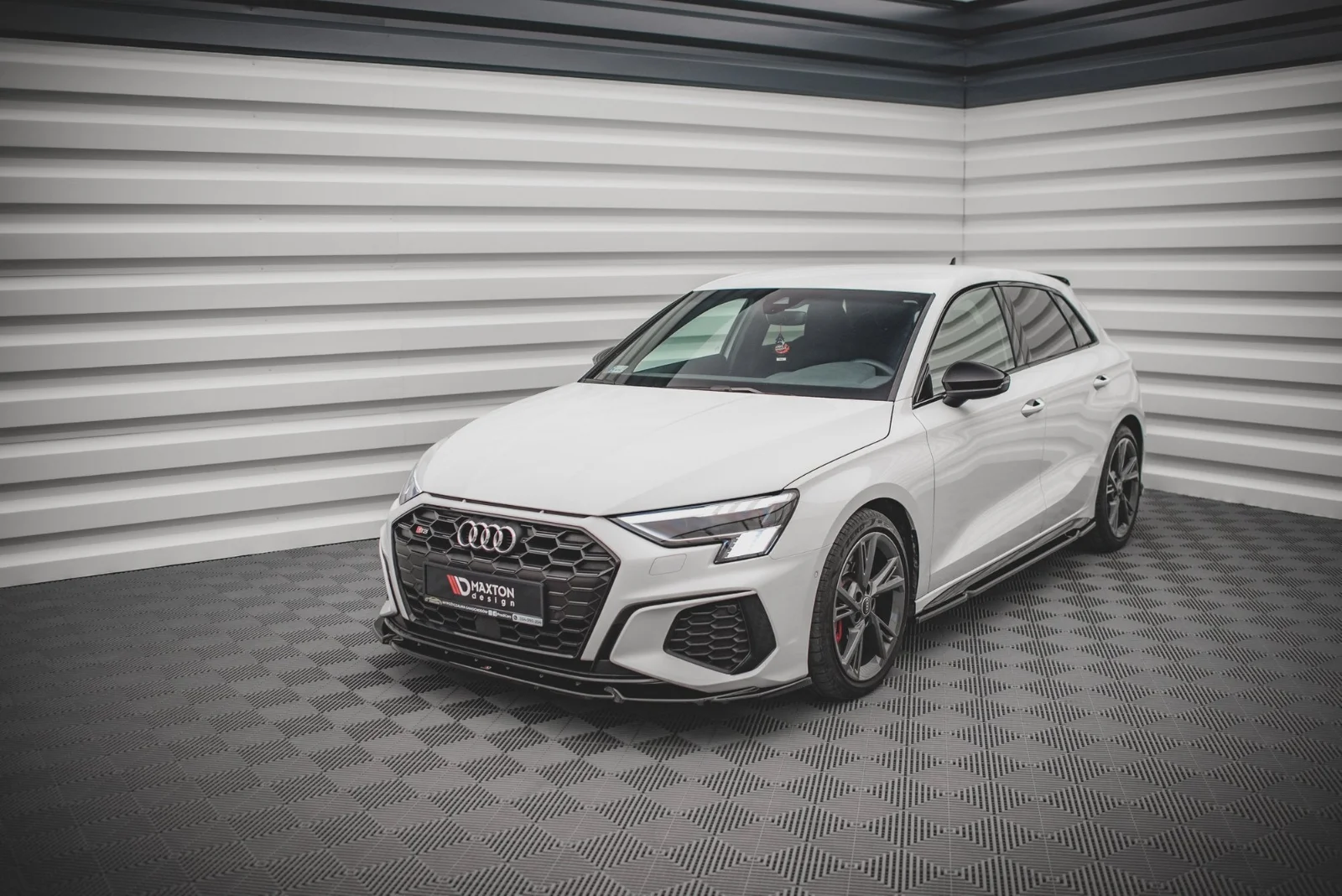Maxton Design Frontsplitter V.3 für Audi S3 A3 S line 8Y – Schwarz glänzend