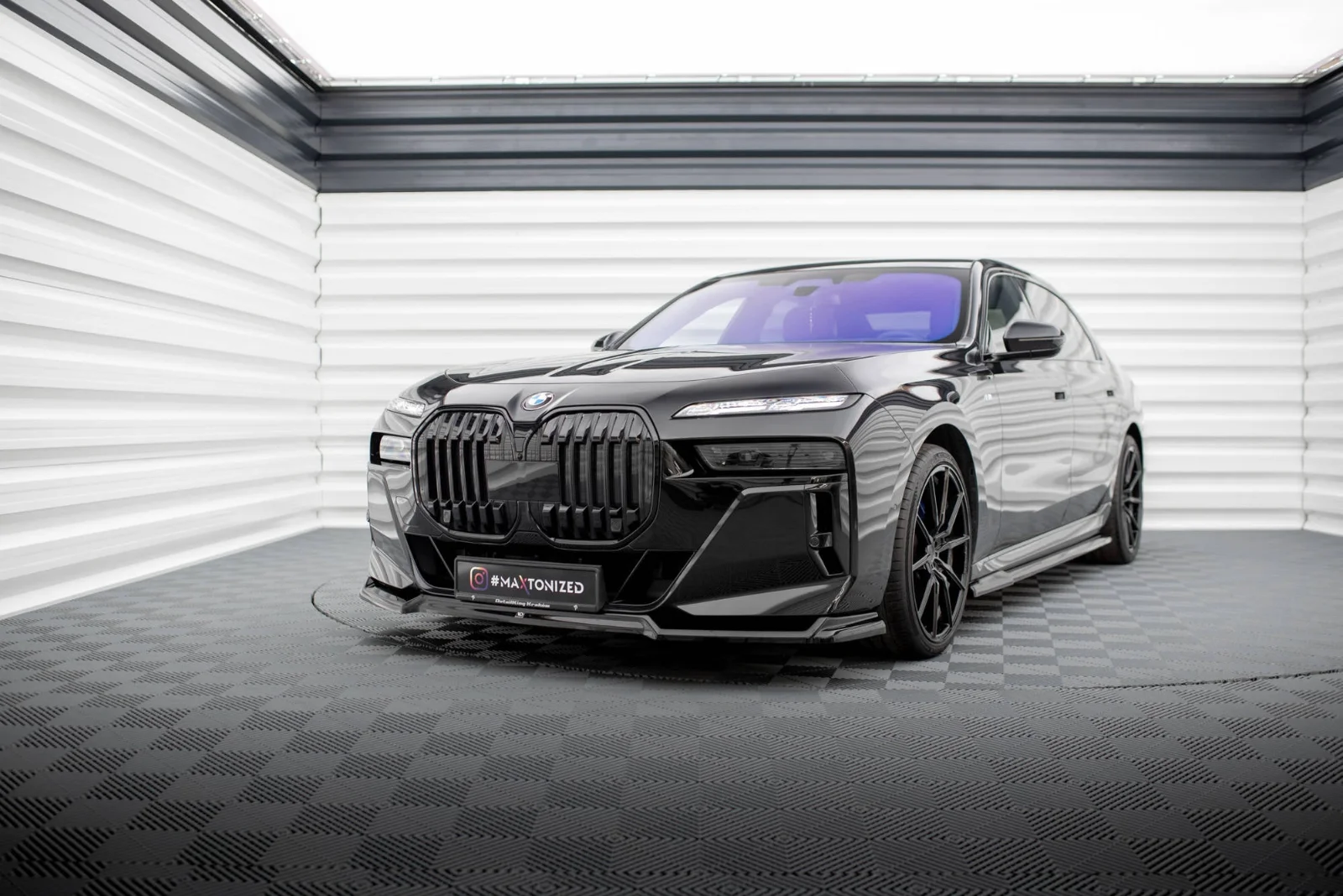 Maxton Frontsplitter V.3 für BMW 7er M-Paket M760e i7 G70 – Schwarz glänzend