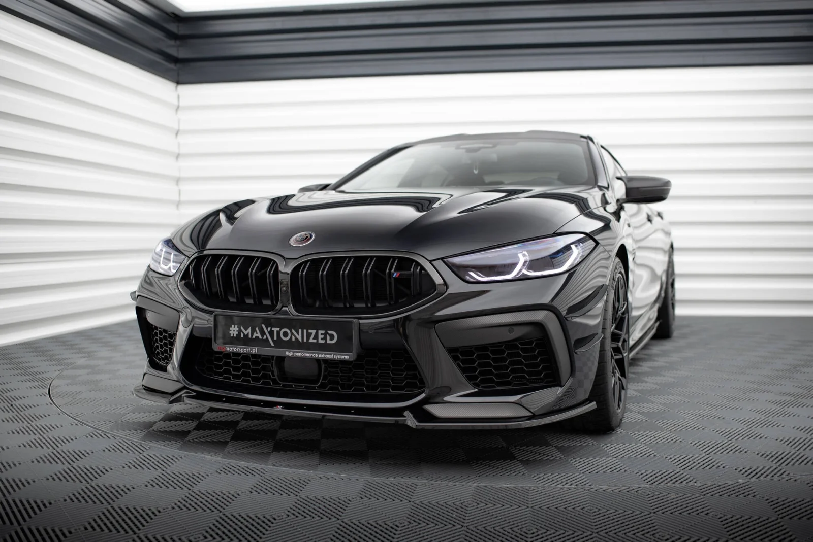 Maxton Design Frontsplitter V.3 für BMW M8 F93 F92 – Schwarz glänzend