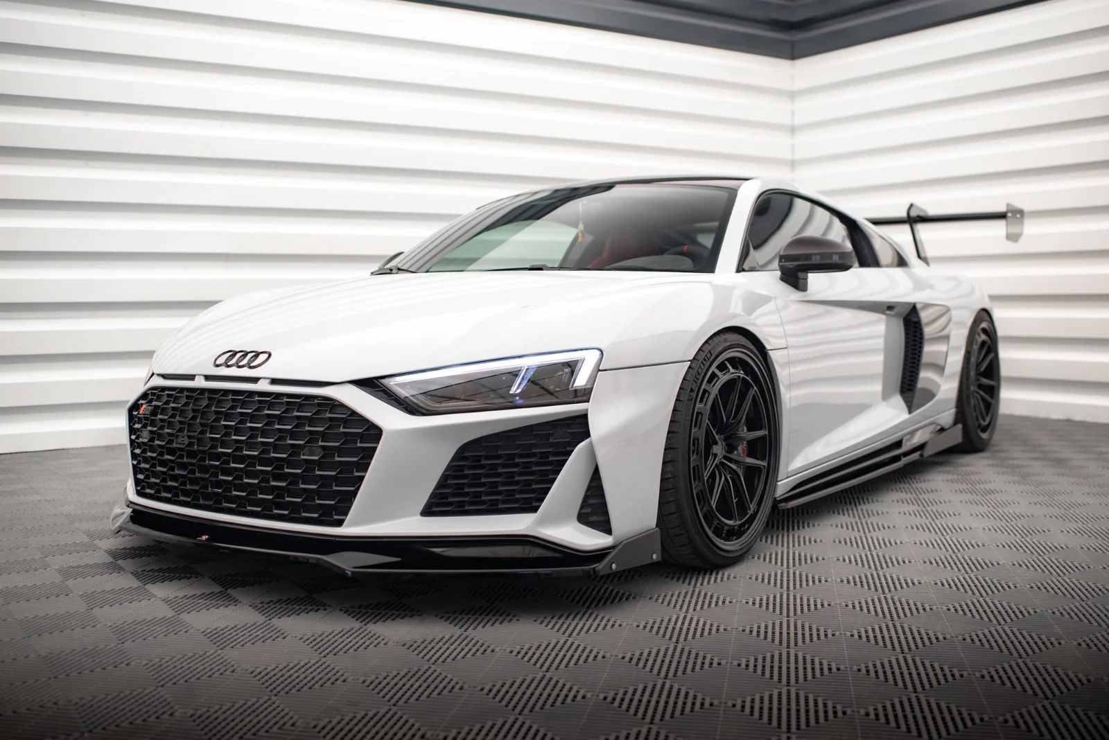 Maxton Design Frontsplitter V.3 mit Flaps für Audi R8 Mk2 FL – Schwarz glänzend