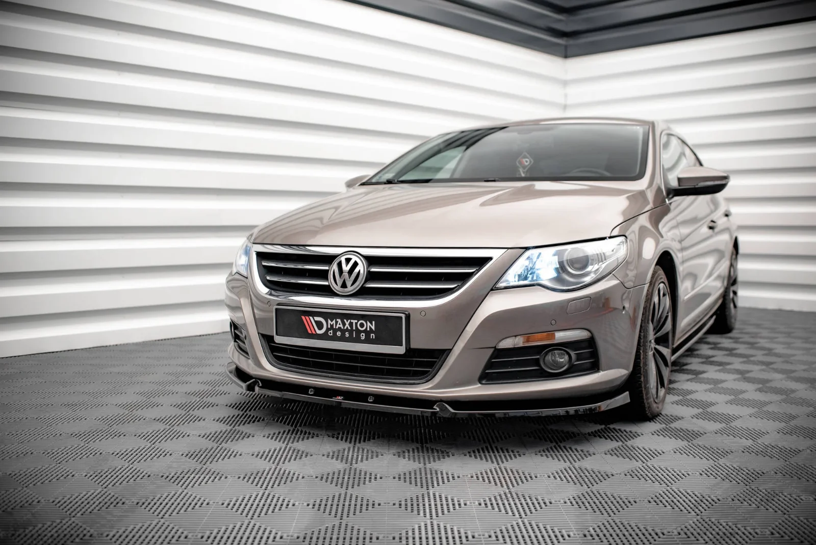 Maxton Design Frontsplitter V.3 für VW Passat CC – Schwarz glänzend