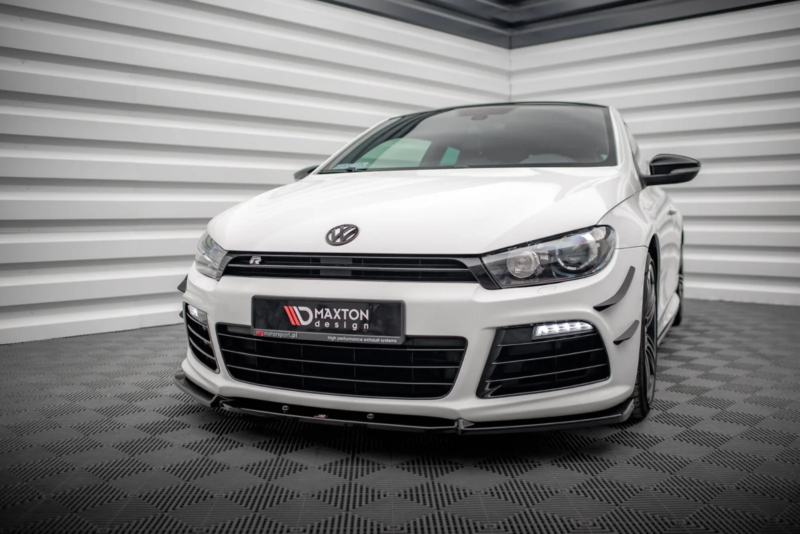 Maxton Design Frontsplitter V.3 für VW Scirocco R Mk3 – Schwarz glänzend