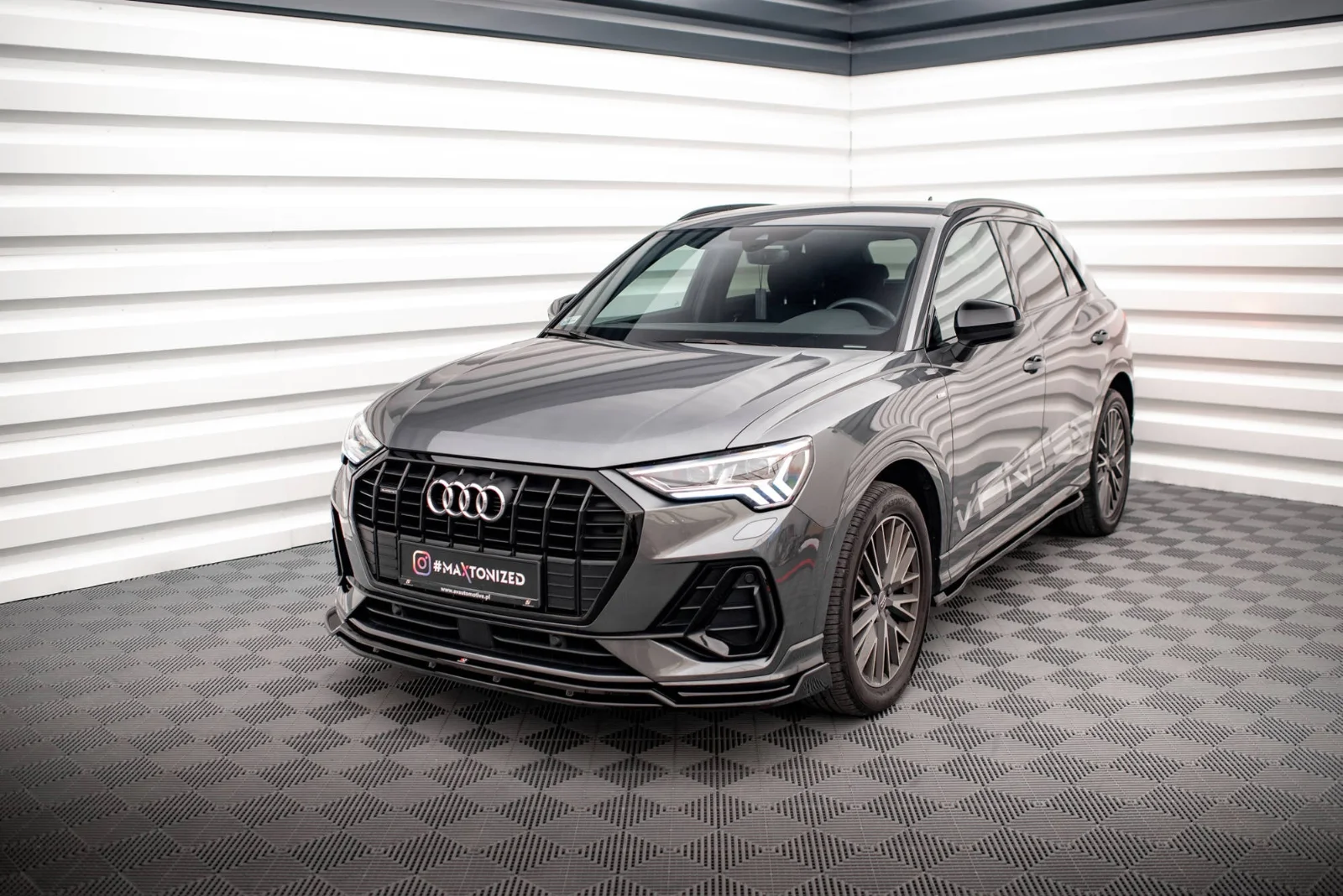 Maxton Design Frontsplitter V.4 für Audi Q3 SUV S line F3 – Schwarz glänzend