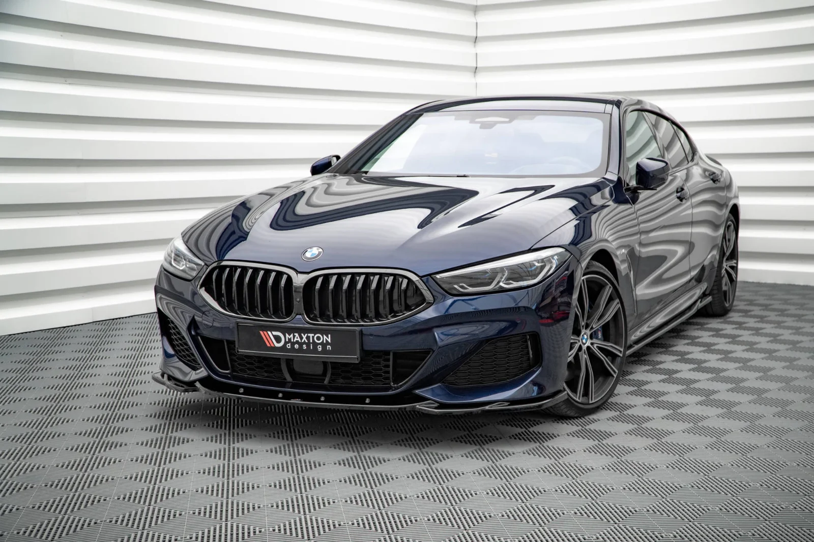 Maxton Frontsplitter V.4 für BMW 8er M-Paket G15 8 G16 – Schwarz glänzend
