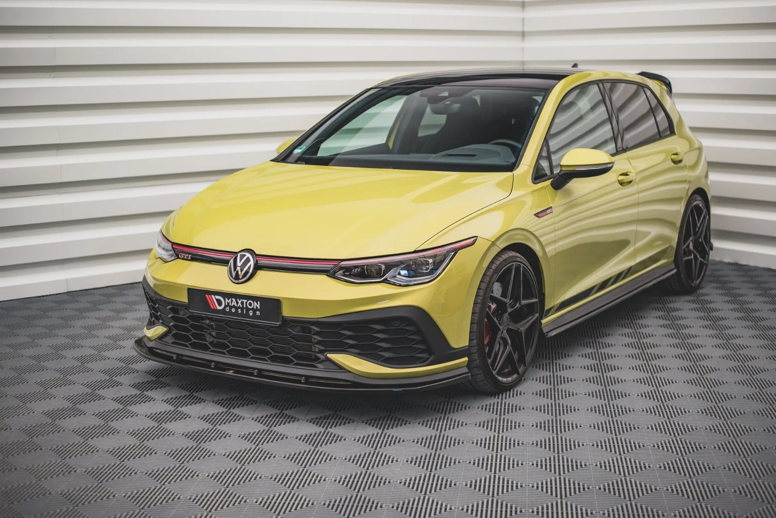 Maxton Design Frontsplitter V.4 für VW Golf 8 GTI Clubsport – Schwarz glänzend