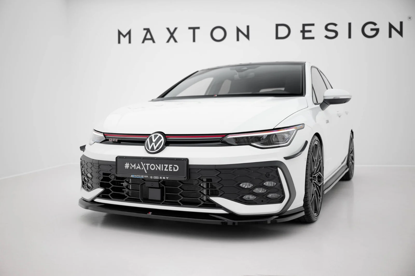 Maxton Frontsplitter V.4 für VW Golf 8 GTI GTE R-Line FL – Schwarz glänzend