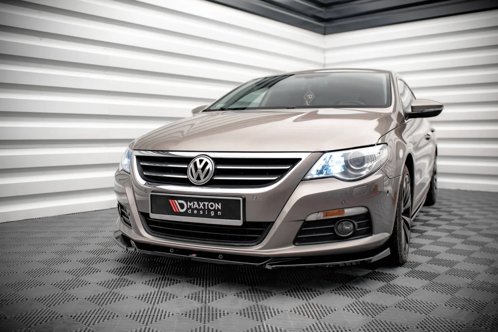 Maxton Design Frontsplitter V.4 für VW Passat CC – Schwarz glänzend