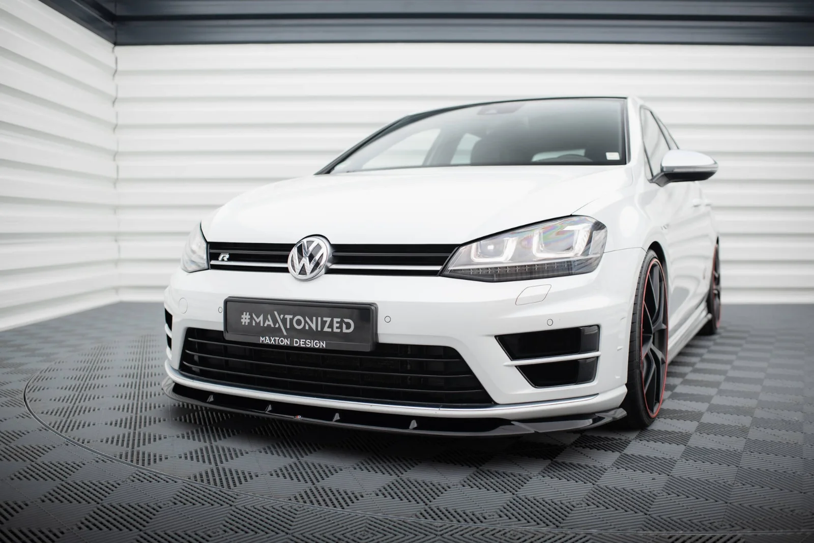 Maxton Design Frontsplitter V.5 für VW Golf 7 R R-Line – Schwarz glänzend