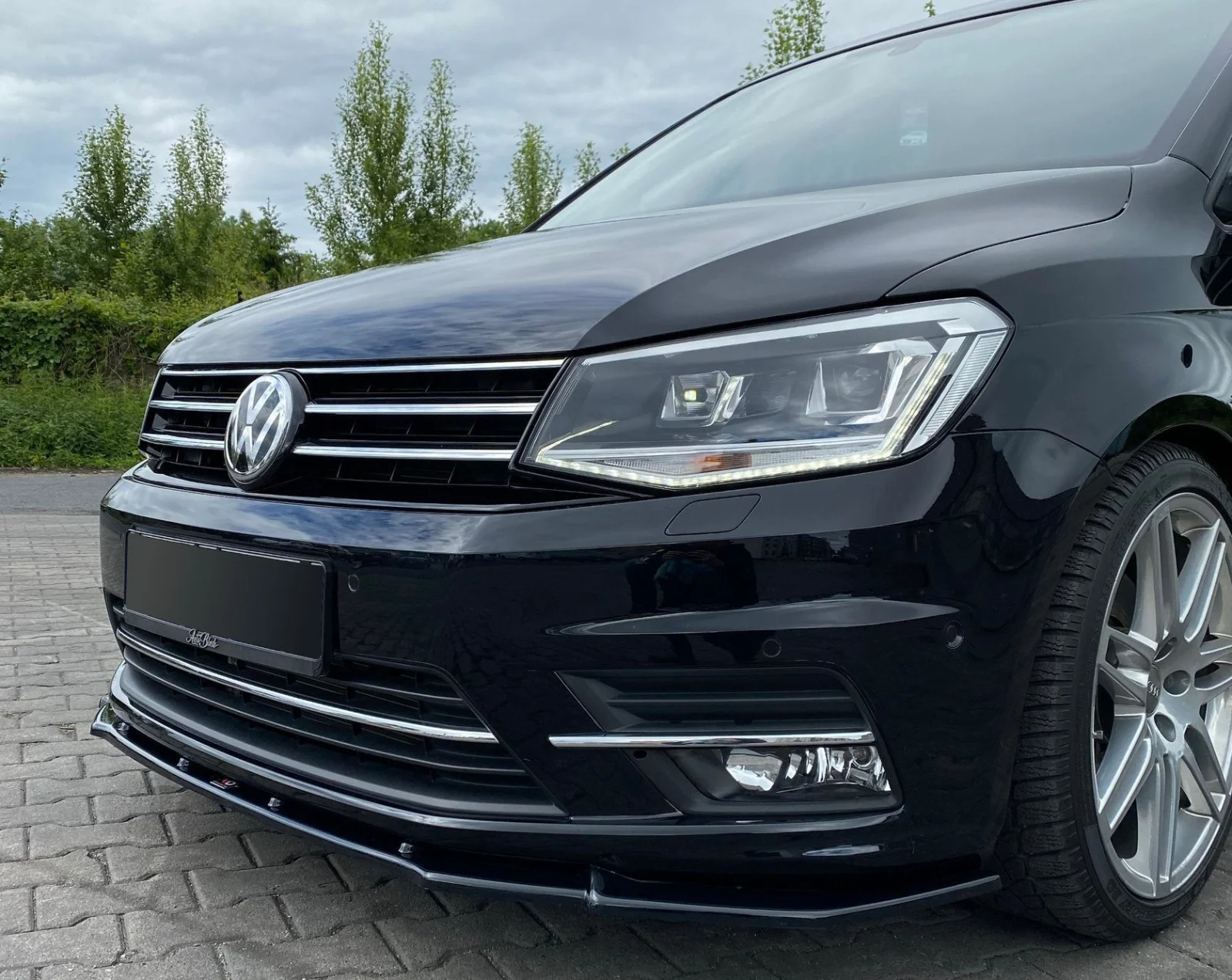 Maxton Design Frontsplitter für VW Caddy Mk4 – Schwarz glänzend